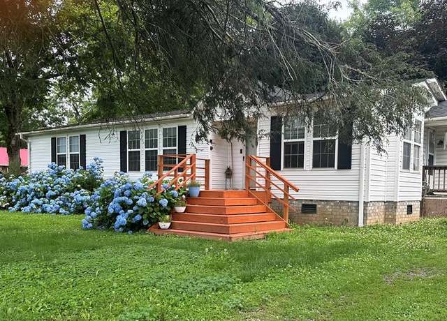 Property at 51 Kenneth Cooper Rd, Whittier, NC 28789, 2 beds, 2 baths