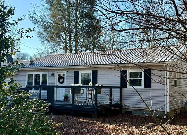 Property at 130 Ashe Ln, Bryson City, NC 28713, 3 beds, 1 bath