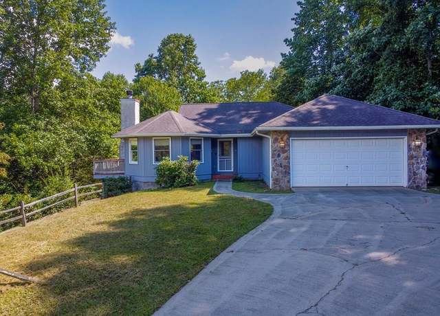 Property at 60 Country Club Dr, Franklin, NC 28734, 3 beds, 2 baths