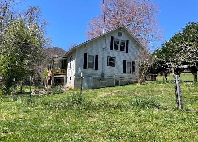 Property at 524 Welch Rd, Franklin, NC 28734, 3 beds, 1 bath