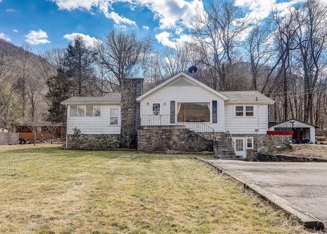 Property at 1639 Soco Rd, Maggie Valley, NC 28751, 3 beds, 2 baths