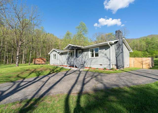 Property at 3071 Ellijay Rd, Franklin, NC 28734, 3 beds, 2 baths