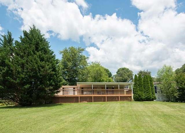 Property at 191 Lake Emory Rd, Franklin, NC 28734, 3 beds, 2 baths