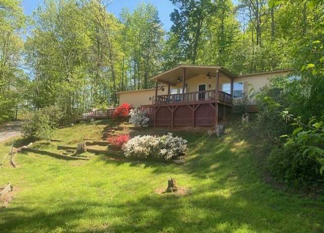Property at 15 East Dr, Franklin, NC 28734, 2 beds, 2 baths