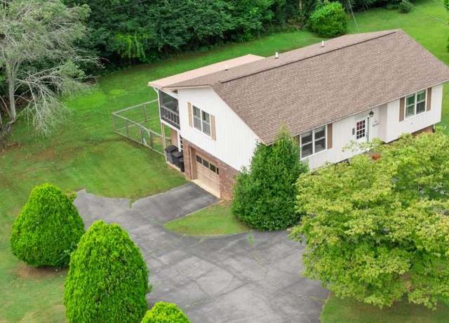 Property at 26 Meadowbrook Ct, Franklin, NC 28734, 3 beds, 2 baths