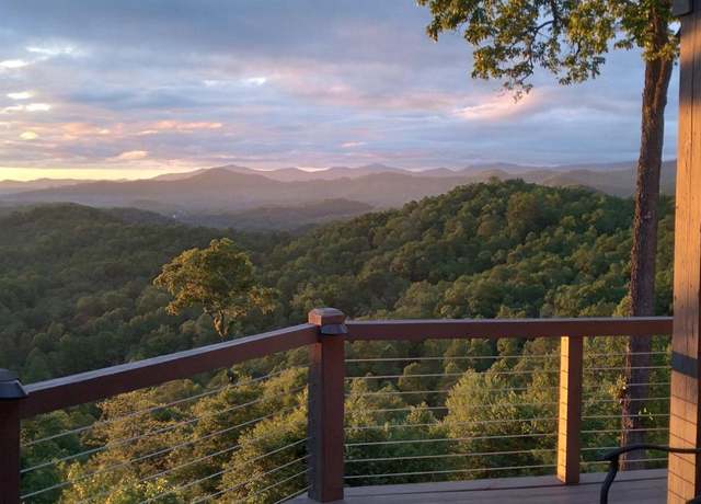 Property at 129 Skyline Park Dr, Franklin, NC 28734, 3 beds, 4 baths