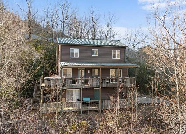 Property at 542 Tessentee Woods Rd, Franklin, NC 28734, 3 beds, 3 baths