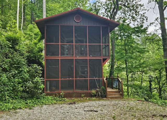 Property at 87 Johanna Dr, Franklin, NC 28734, 1 bed, 2 baths