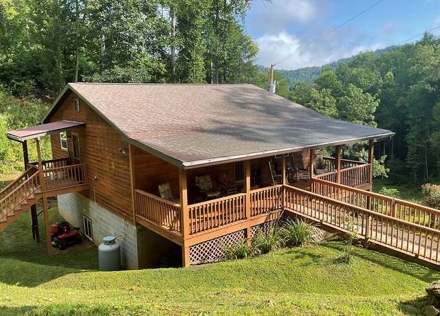 Property at 146 Soap Stick Dr, Sylva, NC 28779, 2 beds, 2 baths