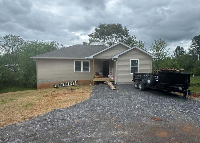 Property at 114 Treeline Trl, Franklin, NC 28734, 3 beds, 2 baths