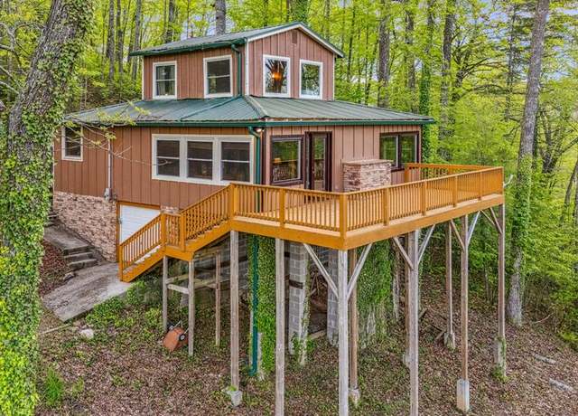 Property at 220 Roads End Rdg, Cullowhee, NC 28723, 2 beds, 1.5 baths