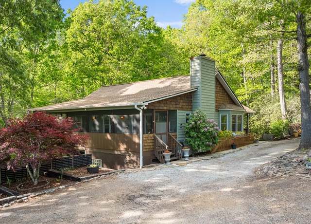 Property at 793 Laurel Dr, Franklin, NC 28734, 3 beds, 2.5 baths