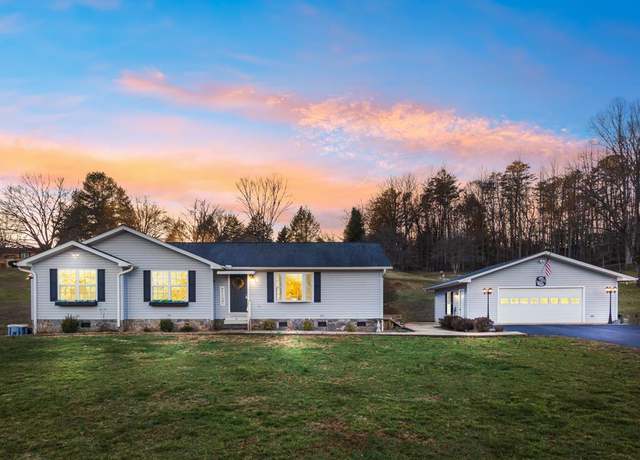 Property at 94 Quail Hollow Ln, Franklin, NC 28734, 3 beds, 2.5 baths