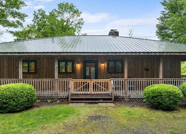 Property at 860 Robbins Rd, Franklin, NC 28734, 2 beds, 2 baths
