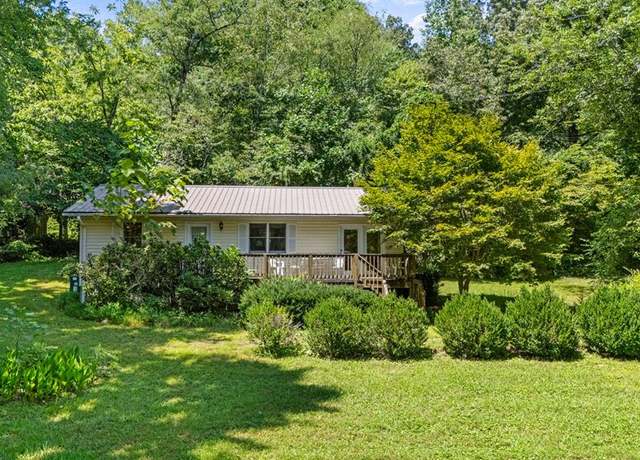 Property at 210 Suttles Rd, Franklin, NC 28734, 2 beds, 1.5 baths