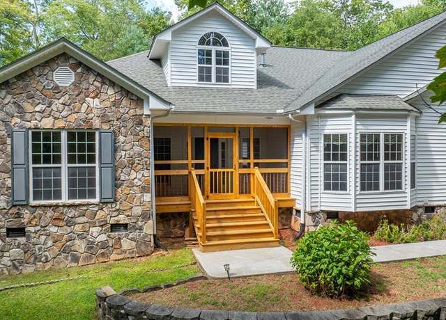 Property at 506 Chapel Hill Dr, Franklin, NC 28734, 3 beds, 3 baths