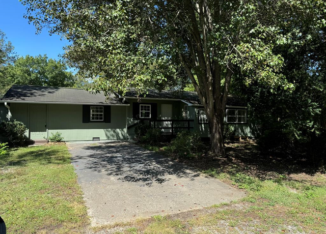 Property at 266 Cullasaja Cir, Franklin, NC 28734, 2 beds, 1 bath