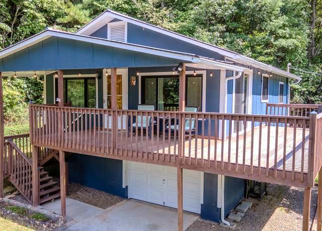 Property at 95 Stockman Dr, Franklin, NC 28734, 2 beds, 3 baths