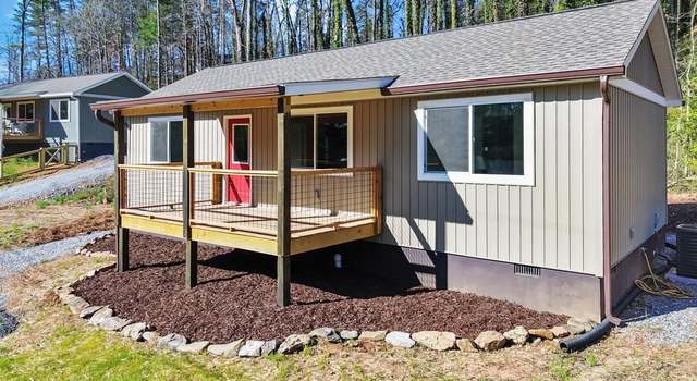 Photo of 144 Love St, Franklin, NC 28734