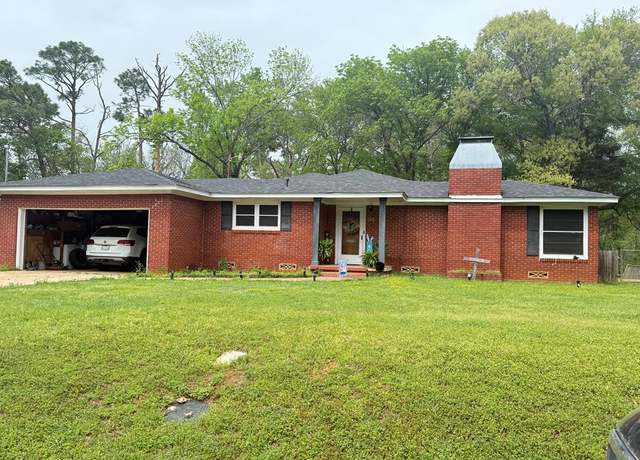 Property at 1105 Brazos St, Palestine, TX 75801, 4 beds, 2 baths