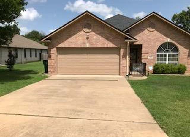 Property at 122 Settlers Ct, Palestine, TX 75801, 2 beds, 2 baths