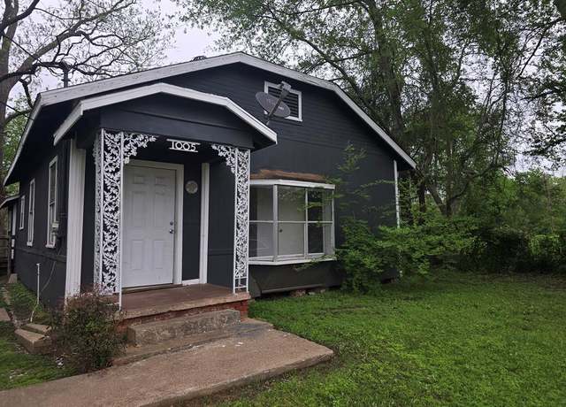 Property at 1005 Sycamore St, Crockett, TX 75835, 3 beds, 1.5 baths
