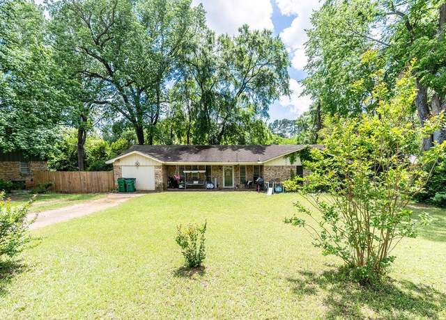 Property at 1118 E Neches St, Palestine, TX 75801, 3 beds, 2 baths