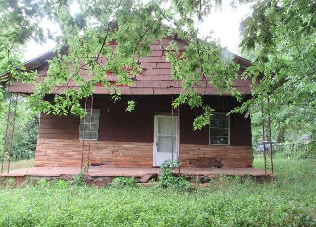 Property at 1313 Esplanade St, Palestine, TX 75801, 3 beds, 1 bath