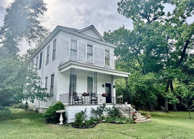 Property at 215 Sycamore St, Palestine, TX 75801, 3 beds, 2 baths