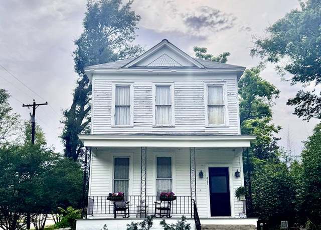 Property at 215 Sycamore St, Palestine, TX 75801, 3 beds, 2 baths