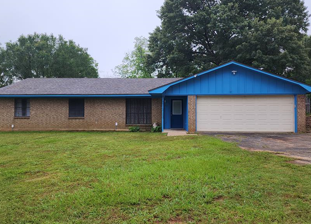 Property at 112 Stephanie Dr, Palestine, TX 75803, 3 beds, 2 baths