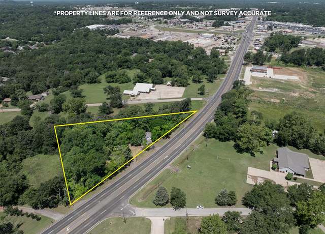 Property at 2309 Crockett Rd, Palestine, TX 75801, 3 beds, 2 baths