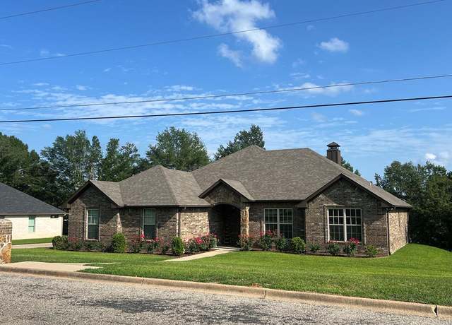 Property at 106 Woodgate Dr, Palestine, TX 75801, 4 beds, 2 baths