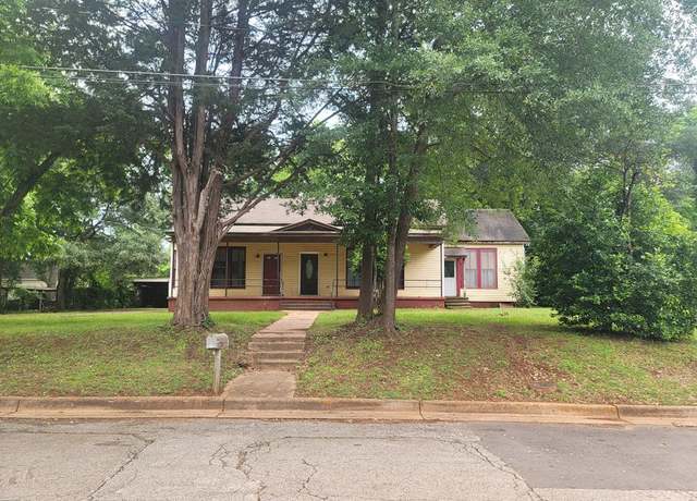 Property at 814 W Kolstad St, Palestine, TX 75801, 6 beds, 2.5 baths