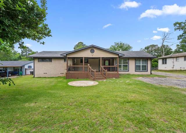 Property at 135 Gardner Dr, Palestine, TX 75803, 3 beds, 2 baths
