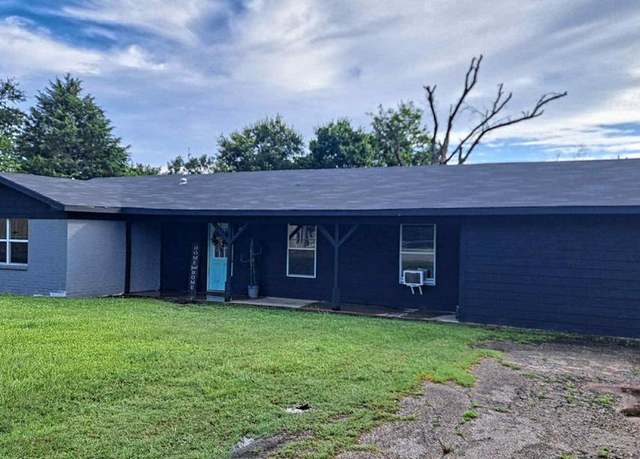 Property at 206 Lilly St, Elkhart, TX 75839, 5 beds, 3 baths