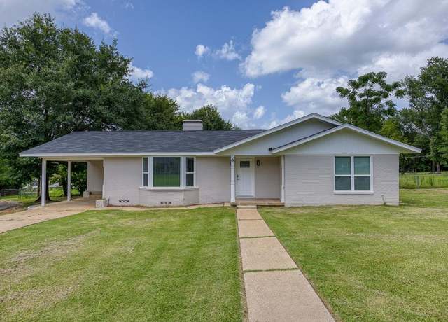 Property at 6 Sandy Ln, Palestine, TX 75801, 3 beds, 2 baths