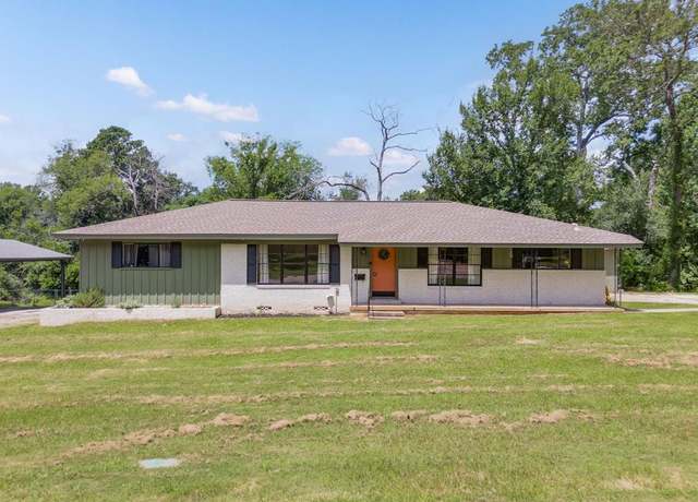 Property at 137 Gardner Dr, Palestine, TX 75803, 3 beds, 2 baths