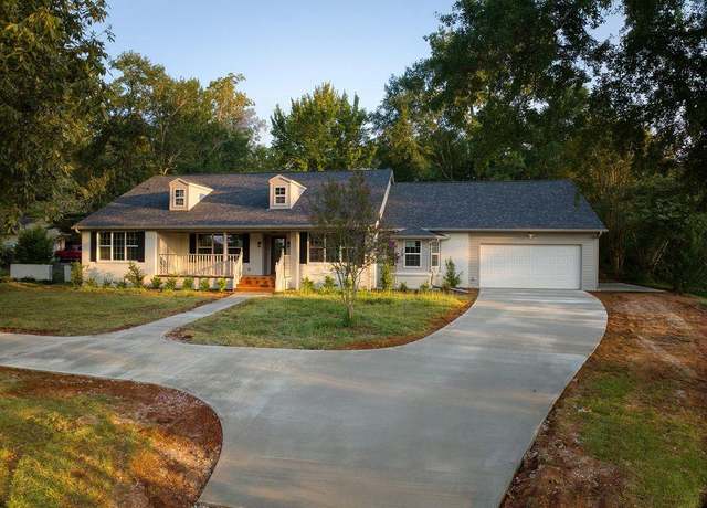 Property at 1008 Woodland Dr, Palestine, TX 75801, 4 beds, 2.5 baths