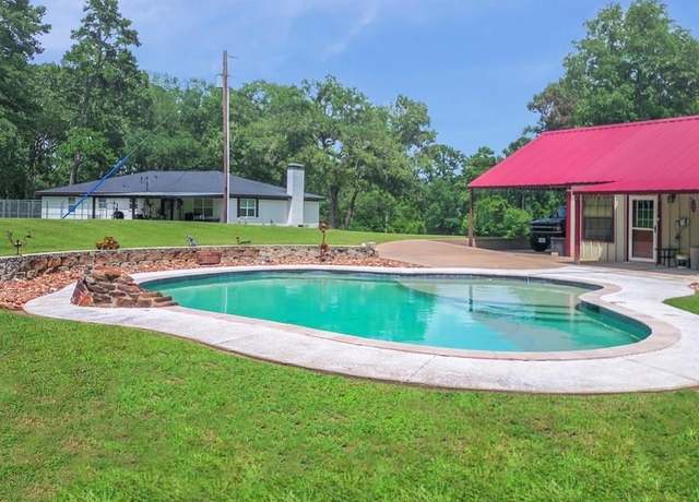 Property at 419 An County Road 385, Palestine, TX 75801, 3 beds, 2 baths