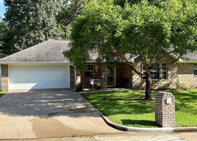 Property at 204 Fort Houston Dr, Palestine, TX 75801, 3 beds, 2 baths