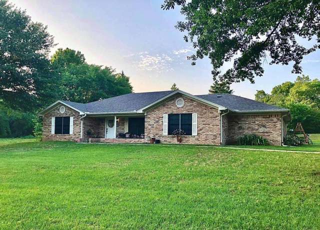 Property at 809 Crestline Dr, Palestine, TX 75801, 4 beds, 2.5 baths