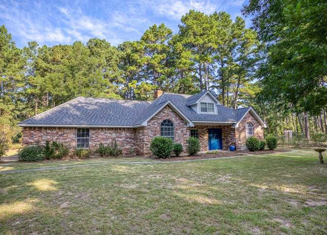 Property at 8441 W State Hwy 294, Palestine, TX 75801, 4 beds, 2.5 baths