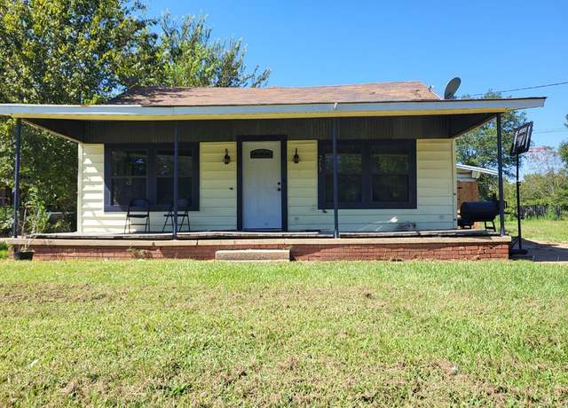 Property at 213 Hawthorne St, Elkhart, TX 75839, 4 beds, 1 bath