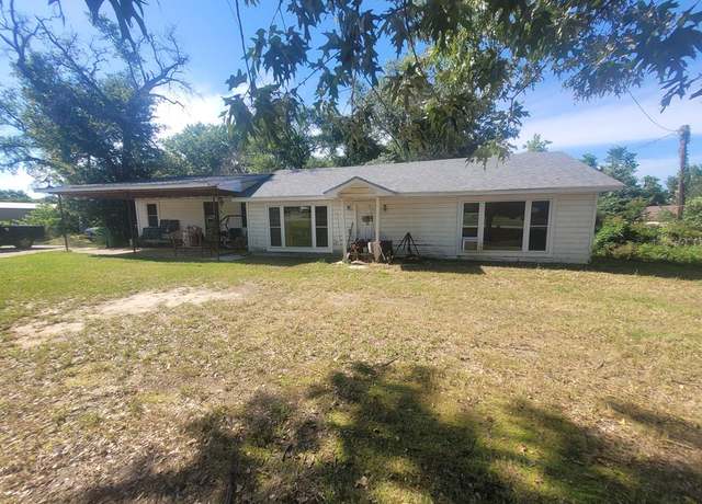 Property at 111 Kentucky St, Palestine, TX 75801, 3 beds, 2 baths