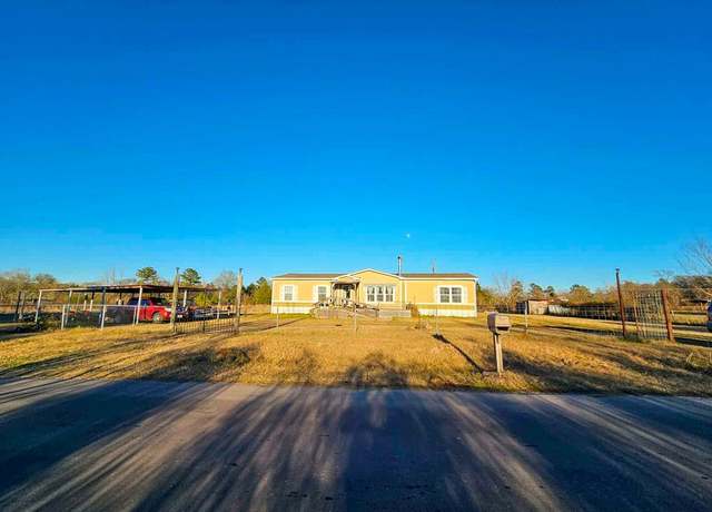 Property at 433 An County Road 164, Elkhart, TX 75839, 4 beds, 2 baths