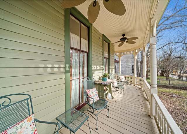 Property at 209 W Pine, Palestine, TX 75801, 2 beds, 1 bath