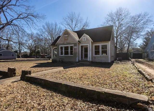 Property at 1110 E Lamar St, Palestine, TX 75801, 3 beds, 1 bath