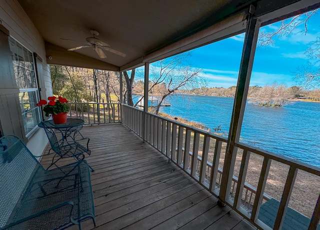 Property at 1050 An County Rd 376, Palestine, TX 75801, 4 beds, 3 baths