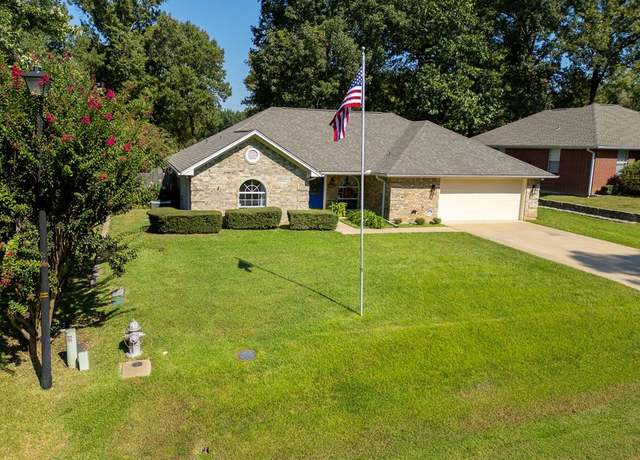 Property at 203 Harcrow Rd, Palestine, TX 75801, 4 beds, 2 baths